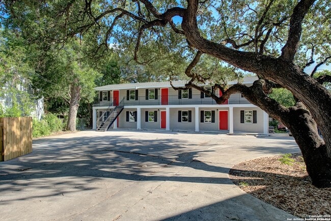 Building Photo - 218 Natalen Ave