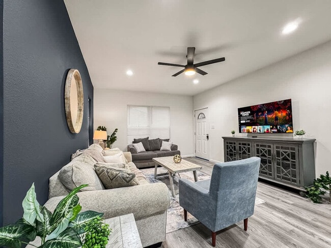 Photo - 1117 N Bishop Ave Unit ID1075552P