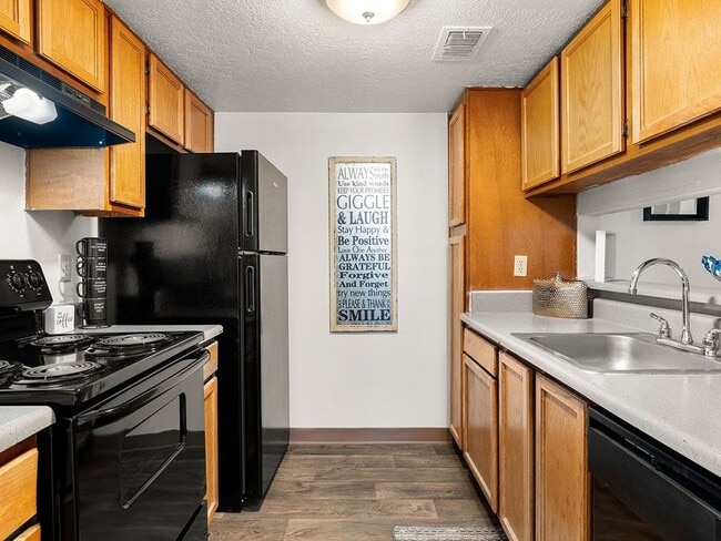 Spacious Kitchen with Lots of Storage - Mesa Ridge Apartments