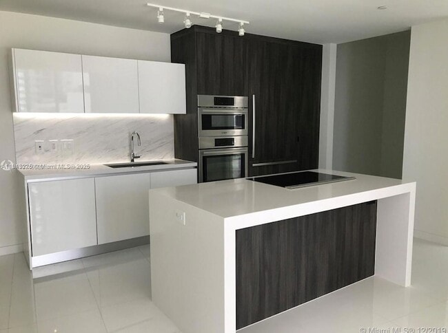 Photo - 851 NE 1st Ave Unit 903