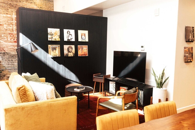 Photo - 1911 3rd Ave N Unit ID1352415P