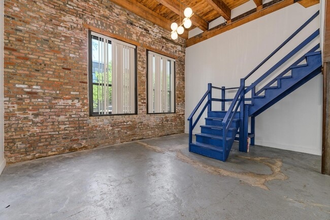 Photo - 2015 W Race Ave Unit 120