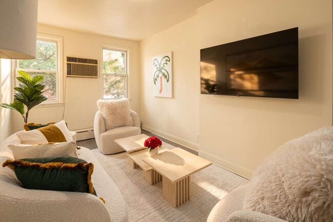 Photo - 381 1/2 Graham Avenue-SI ID1539413P Unit SI ID1539413P