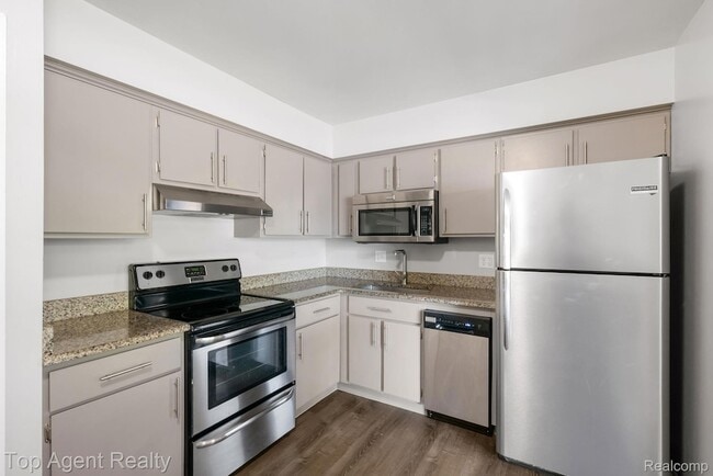 Photo - 8657 Kennedy Cir N Unit 7