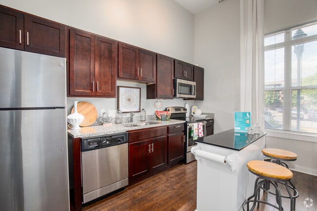 Hudson - 1BR, 1BA - 595SF - Kitchen - Vista Cameron Harbor