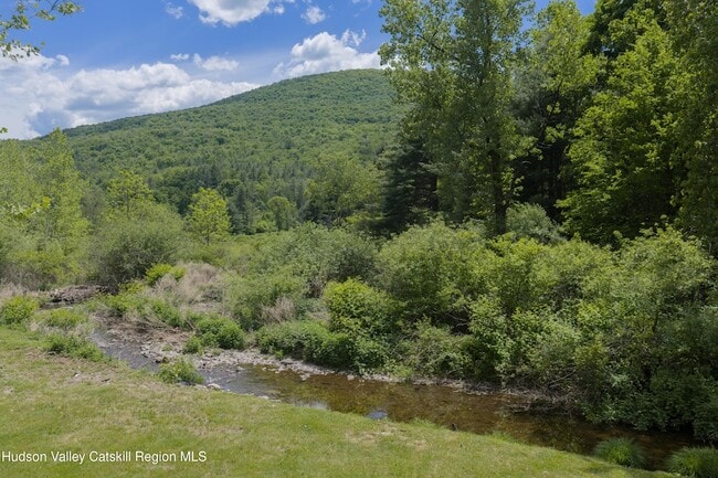 Photo - 4599 NY-212