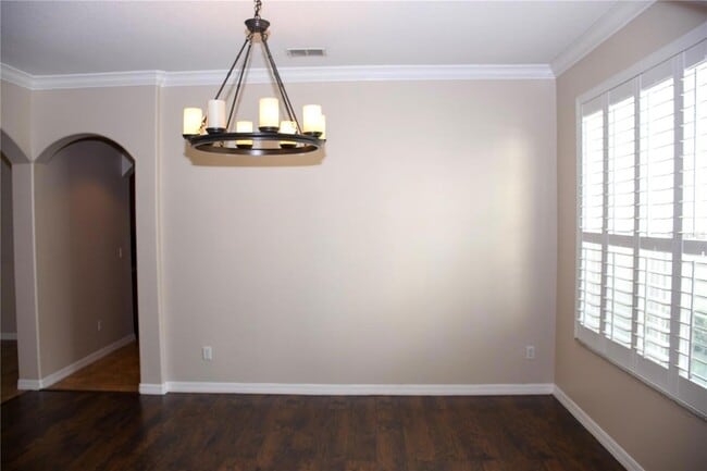 Photo - 557 Palio Ct