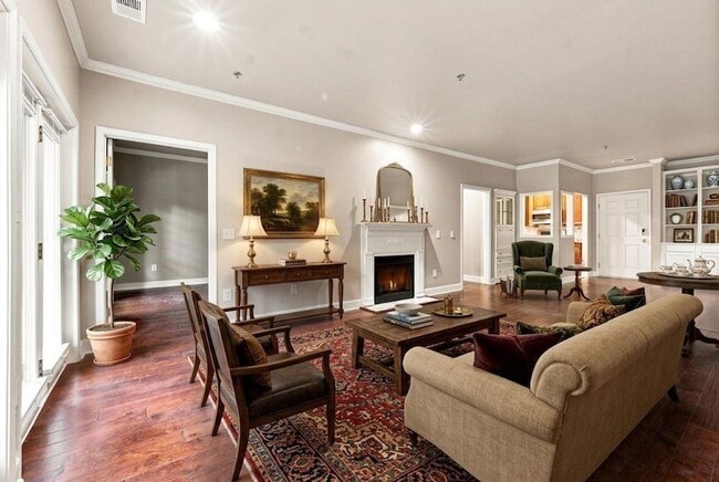 Photo - 2865 Lenox Rd NE Unit 210