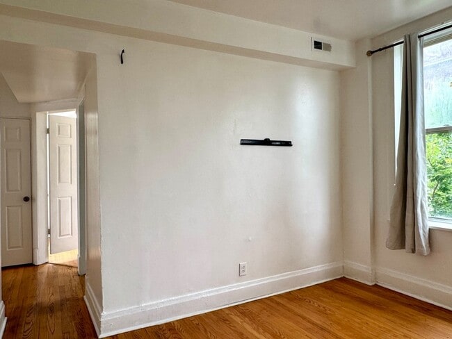 Photo - 1553 N Monticello Ave Unit 3