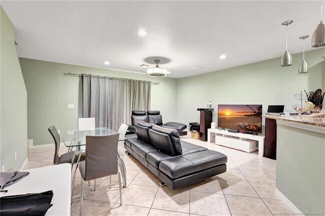 Photo - 2778 SE Birmingham Dr