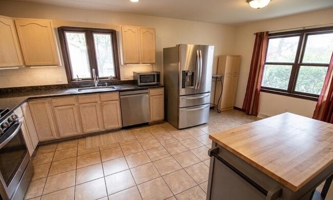 Photo - 730 Humboldt St