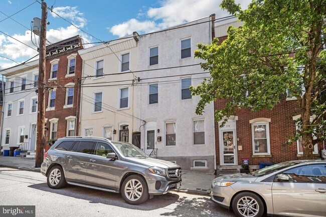 Building Photo - 126 Ripka St