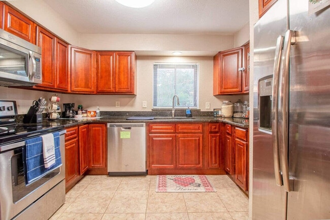 Photo - 1330 Catalpa Ln Unit ID1094221P