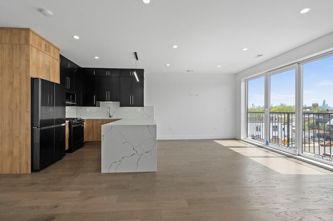 Photo - 3008 W Belmont Ave Unit 3