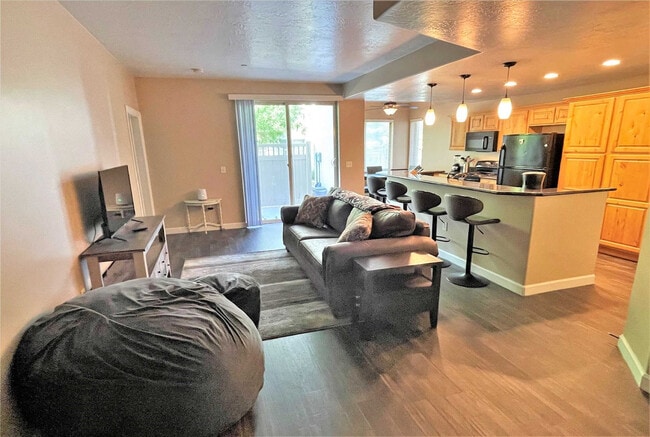 Photo - 606 W S Temple St Unit SI ID1389259P