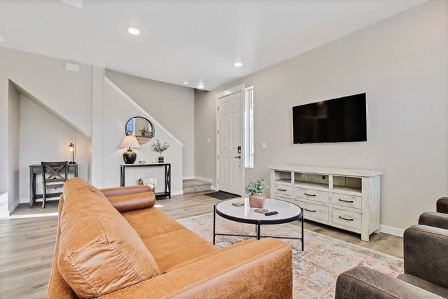 Building Photo - 17065 N Hounslow Wy Unit ID1250664P