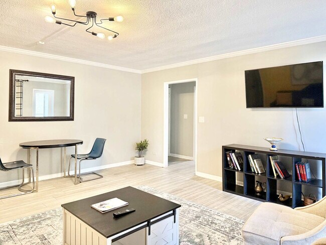Photo - 300 W Peachtree St NW Unit SI ID1299355P