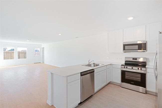 Photo - 241 Kings Row Ln