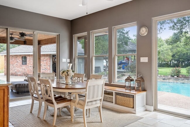 Photo - 2413 Taylor St