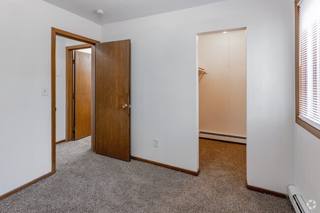 2BR, 1BA - 730SF - First Bedroom - Anchor Pointe Apartments