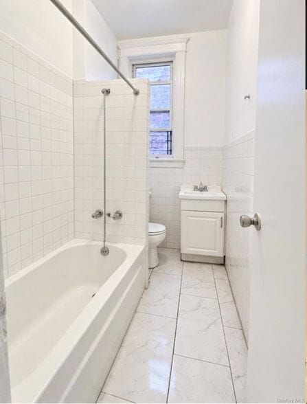 Building Photo - 786 Garden St Unit 2