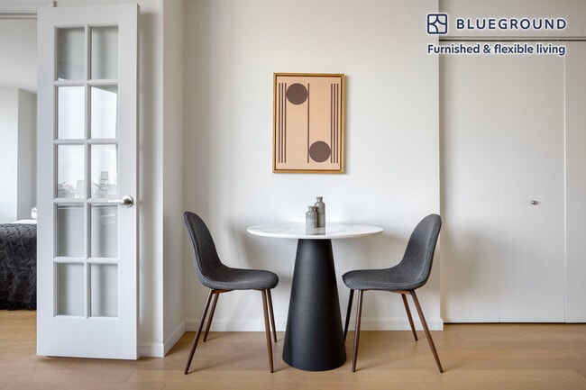 Photo - 1 Union Square South Unit FL17-ID1174