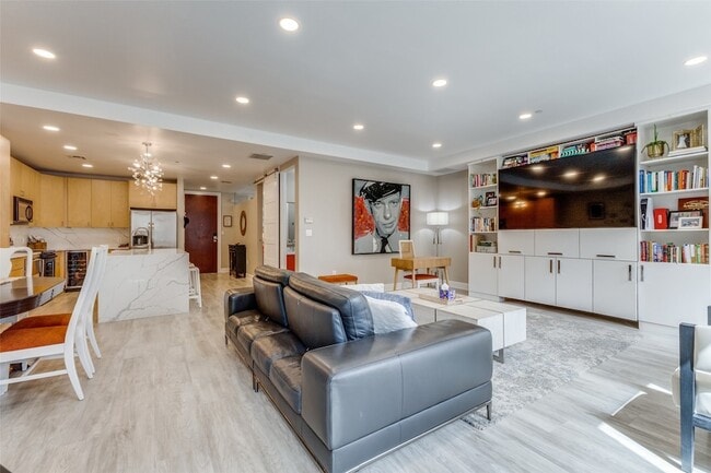 Photo - 1505 Elm St Unit 1101