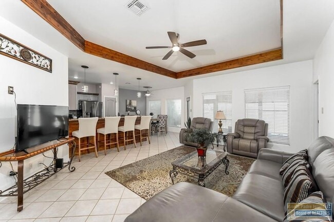 Building Photo - 1 Torrey Pines Dr