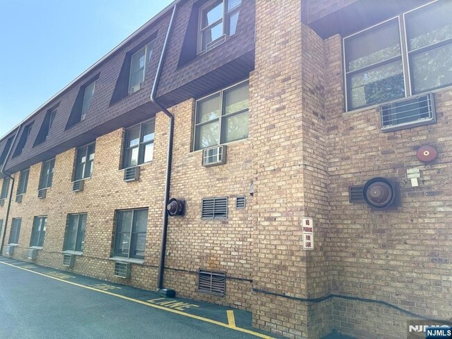 Photo - 25 Market St Unit C6