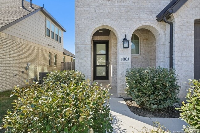 Photo - 10833 Coppola