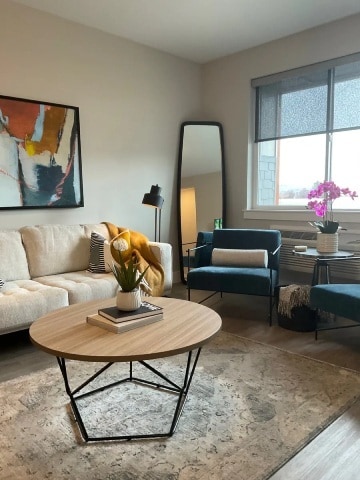 Floor Plan - Peak Furnished (2x2)