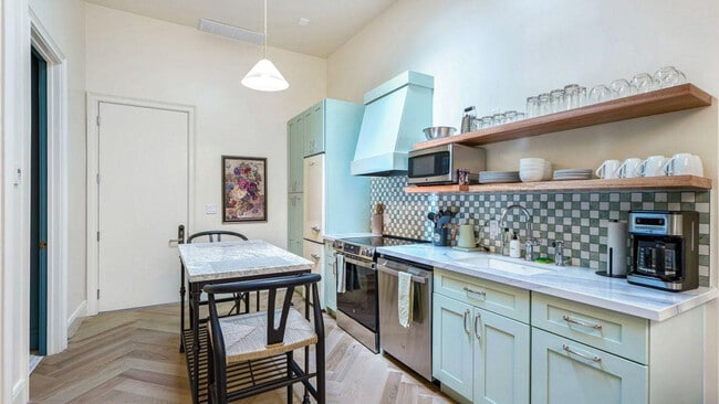 Photo - 604 Baronne St Unit ID1267110P