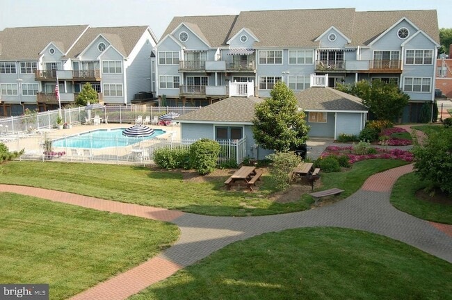 Photo - 247 Fountain St