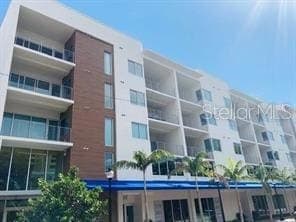 Building Photo - 1338 4th St Unit 411