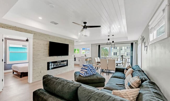 Building Photo - 2411 Avenue C Unit ID1366638P