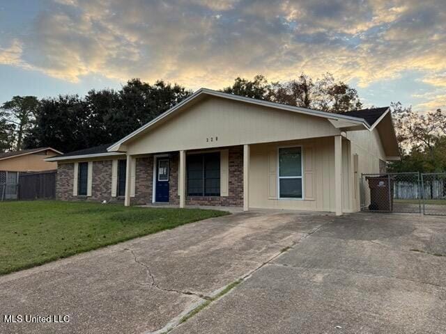 Photo - 320 Springdale Cir