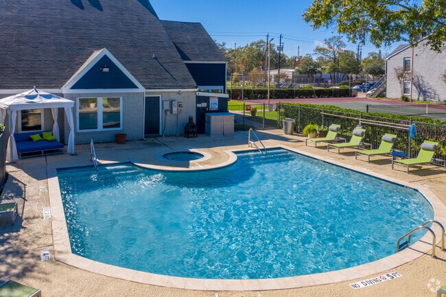 Pool - Raintree