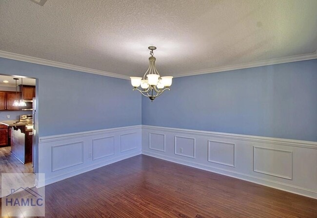 Photo - 702 Auburn Cv