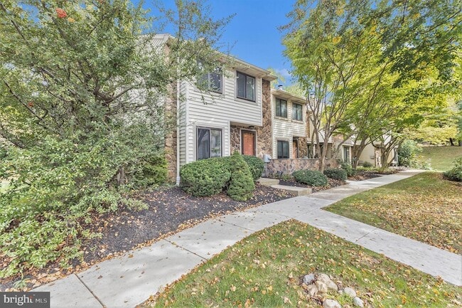 Photo - 18 Flintlock Ln