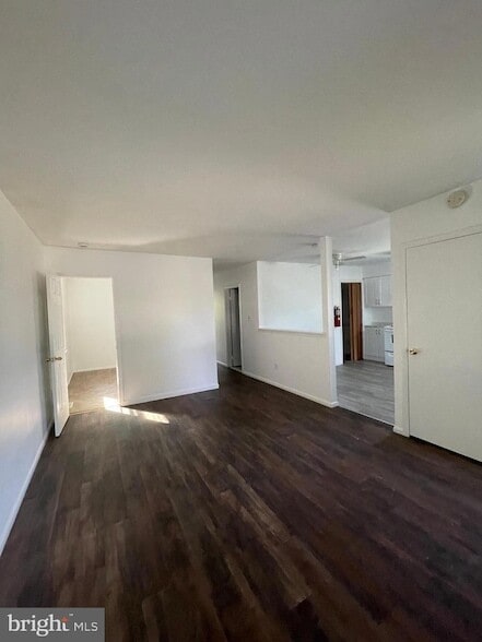 Photo - 711 E Maple Ave