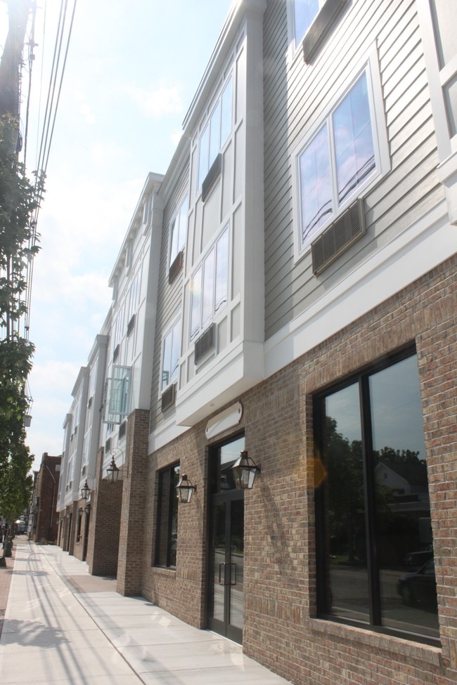 Photo - The Bromley at 44 Main