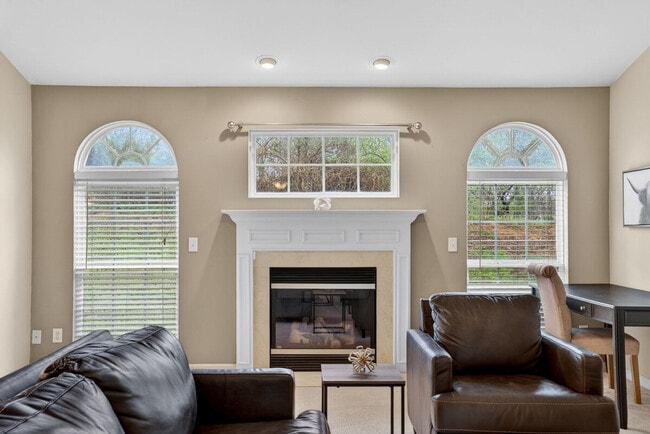 Photo - 27 Crimson Leaf Ct Unit SI ID1511793P