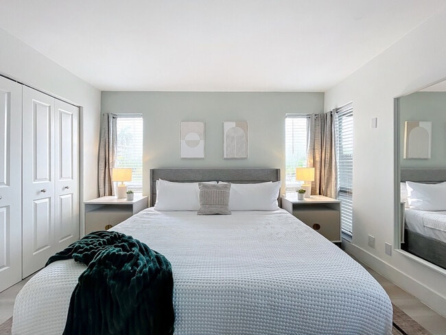 Photo - 1435 SE 15th St Unit SI FL1-ID1565488P
