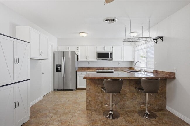 Photo - 656 W Pecos Ave