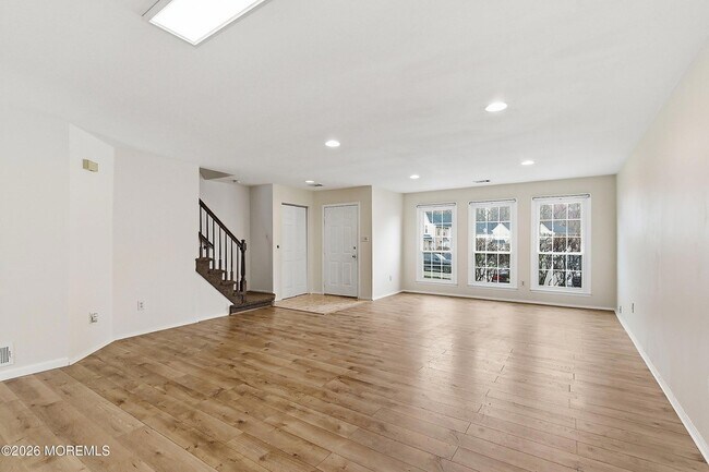 Photo - 280 Fairfield Pl