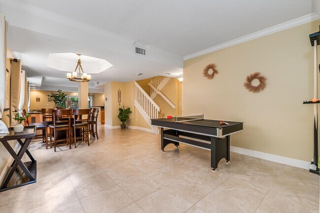 Photo - 1721 SW 23rd St Unit SI FL3-ID1475645P