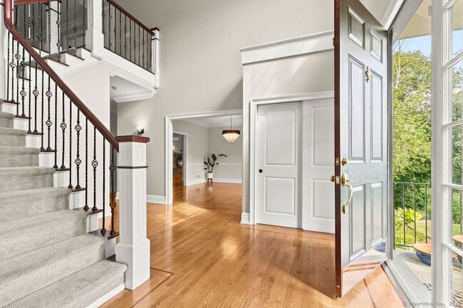 Photo - 14 Magellan Ln