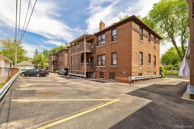 Photo - 1300 Maryland St