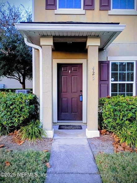 Photo - 425 Oasis Ln