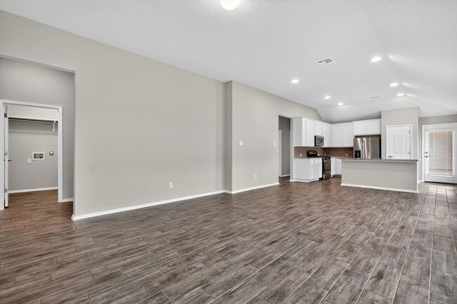 Photo - 128 Shugart St